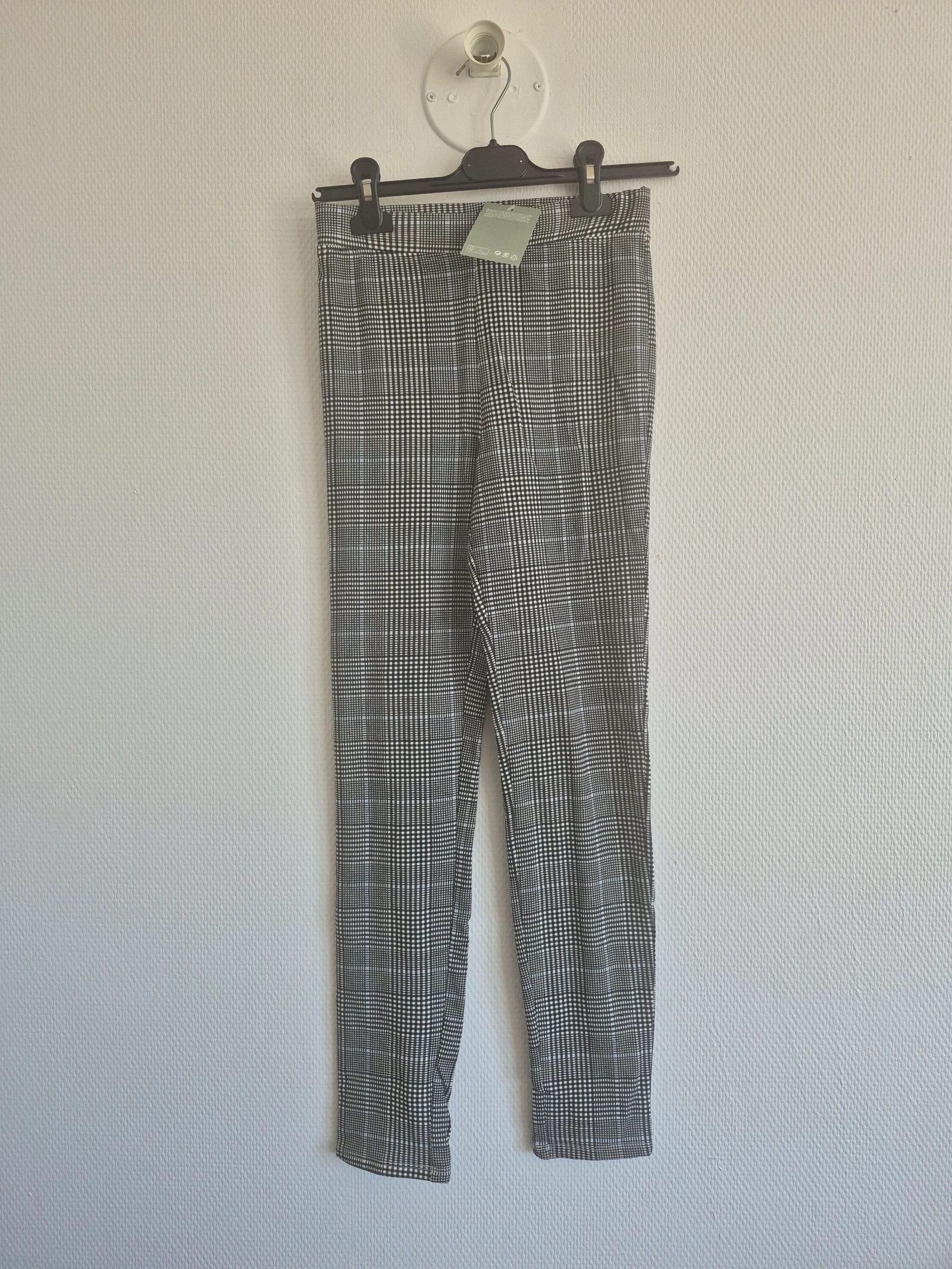 🩶 Legging H&M à carreaux – Taille 14 ans – Neuf avec étiquette 🩶